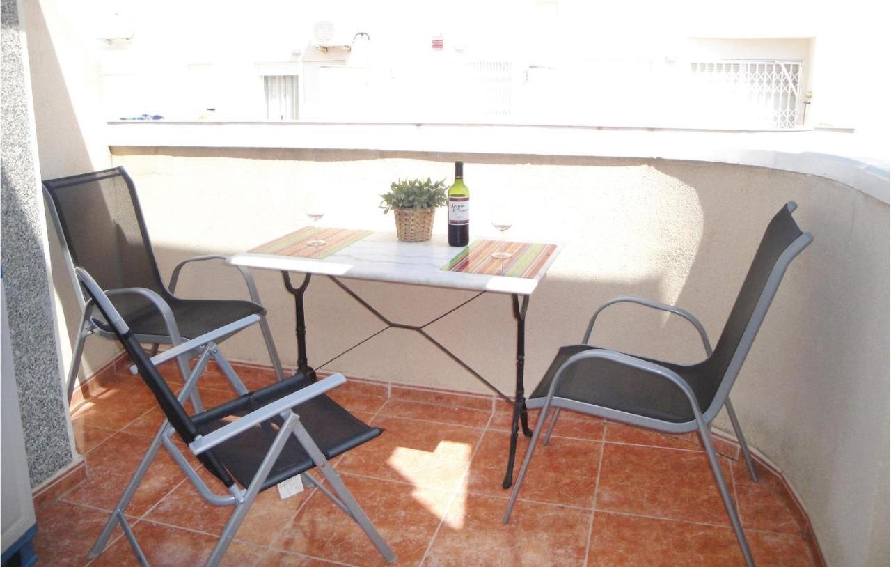 2 Bedroom Cozy Apartment In Torrevieja Exterior foto
