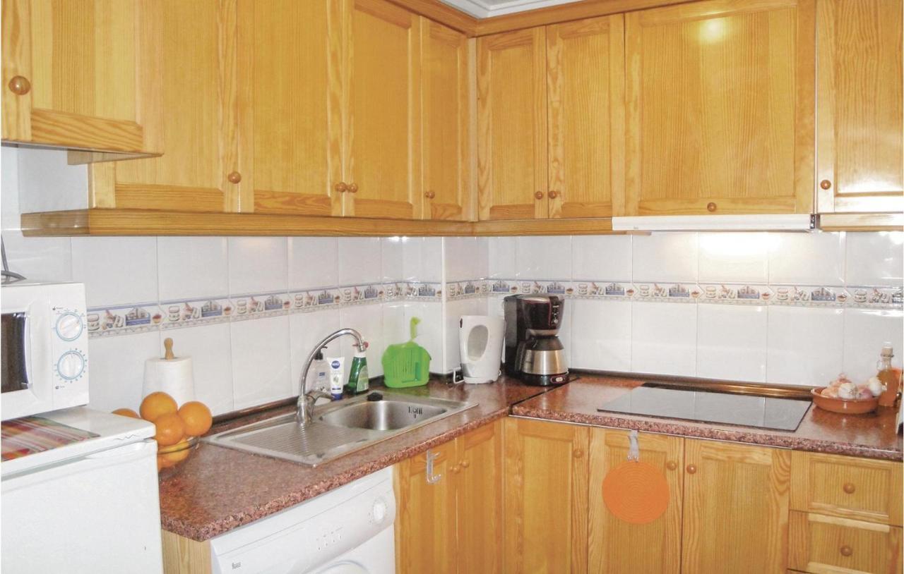 2 Bedroom Cozy Apartment In Torrevieja Exterior foto