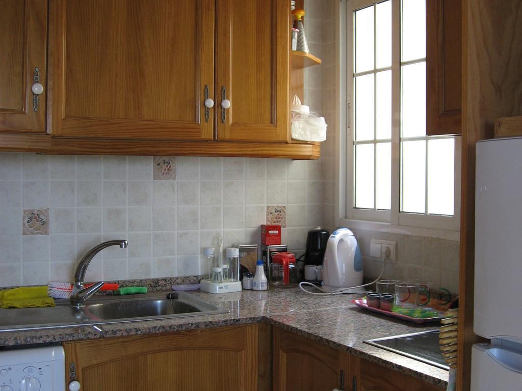 2 Bedroom Cozy Apartment In Torrevieja Exterior foto